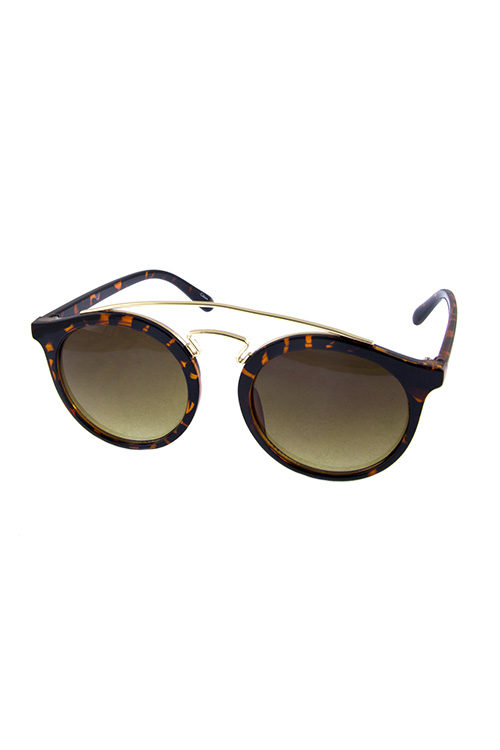 Womens rounded plastic rebar style sunglasses B2-CH17212